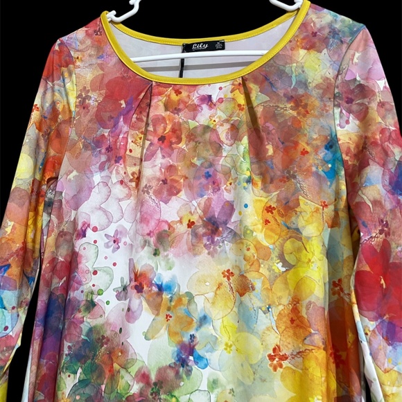 Lily by Firmiana Women’s Vibrant Multi Floral Print Casual Tunic Top Sz- M - Picture 2 of 6